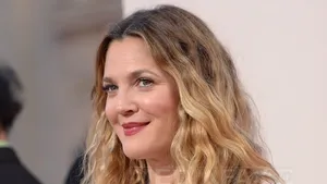 Drew Barrymore va scrie o carte autobiografică