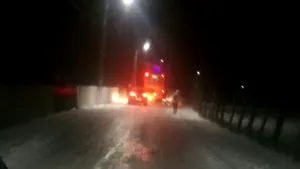 Peste 200 de turişti au fost blocaţi din cauza poleiului în localitatea ieşeană Hadâmbu