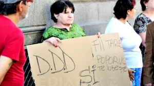 Susţinătorii lui Dan Diaconescu, conduşi de acelaşi lider ca în cazul arestării lui Becali - FOTO