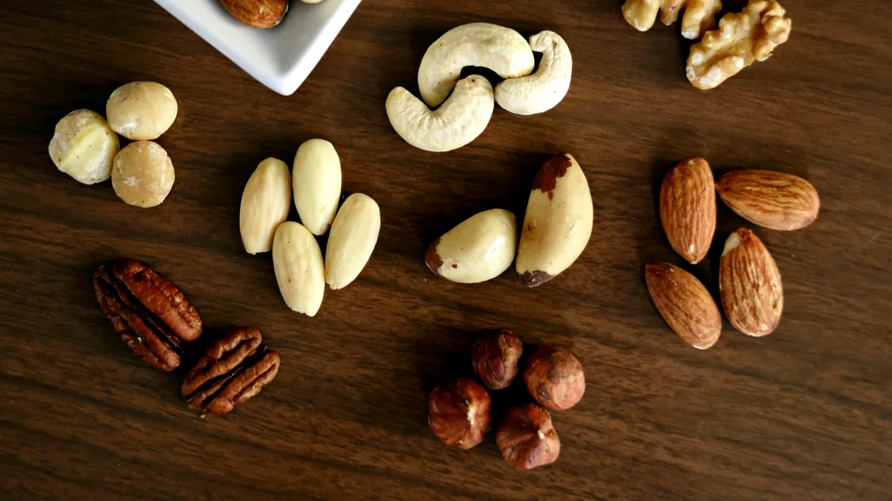 Nutriţioniştii recomandă nuci pentru diverse obiective de sănătate