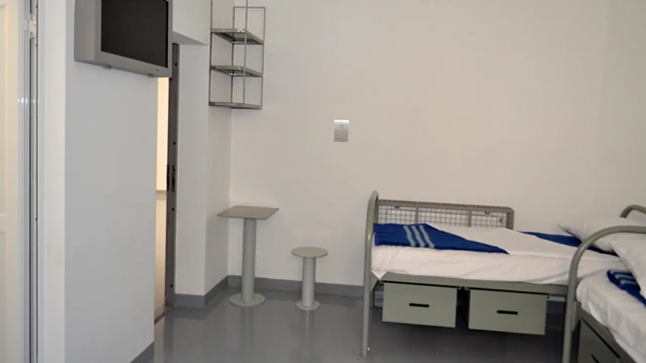 Condiţii de lux în arest: Centru de arest preventiv, modernizat cu aer condiţionat, aparate de fitness şi TV | FOTO