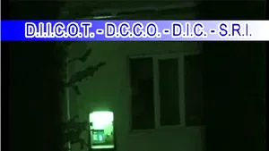 Spărgători de bancomate reţinuţi după ce s-au tras focuri de armă