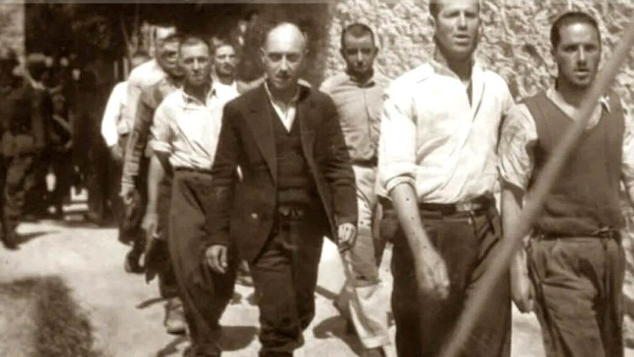 Fotografii de arhivă cu masacrul comuniștilor greci au fost scoase la licitație de un colecționar belgian / Grecii au luat foc