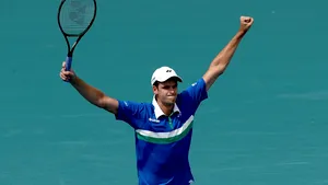 Hubert Hurkacz mai face o victimă de top la Miami, eliminându-l pe Tsitsipas, favoritul numărul 2