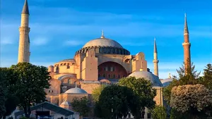 „Bella Ciao”, în loc de chemare la rugăciune. Atacul informatic de la minaretele din Izmir pare desprins din „La Casa de Papel”. VIDEO