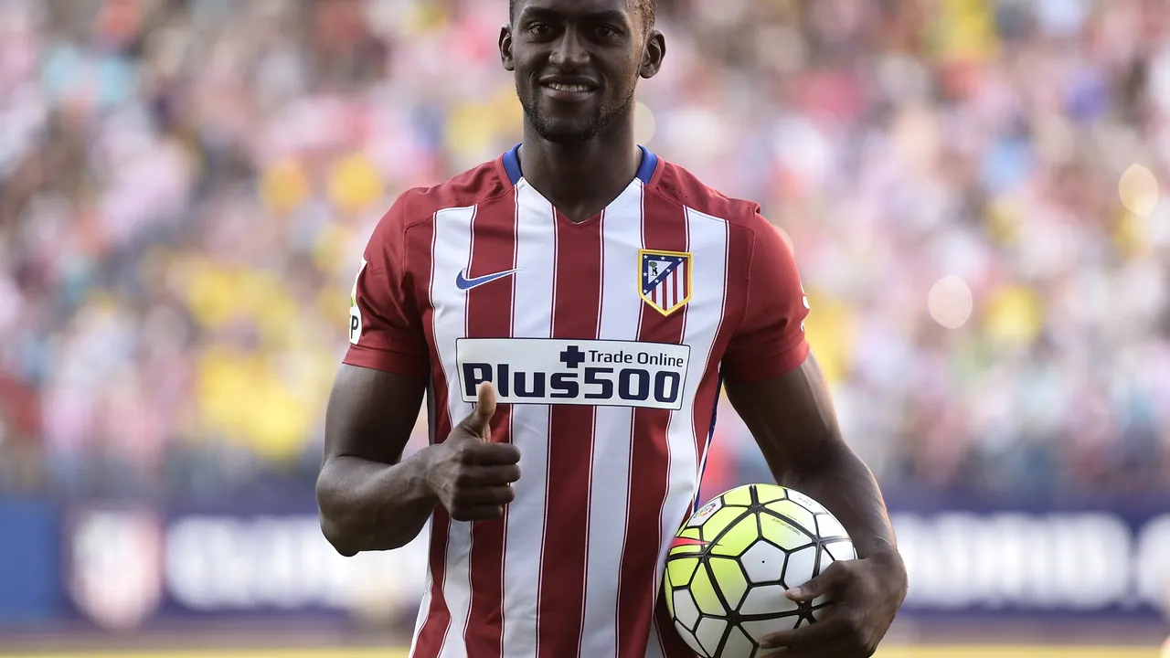 De la fotbal, la rime pe beat: Jackson Martinez a rămas fără club, aşa că se concentrează mai mult pe rap