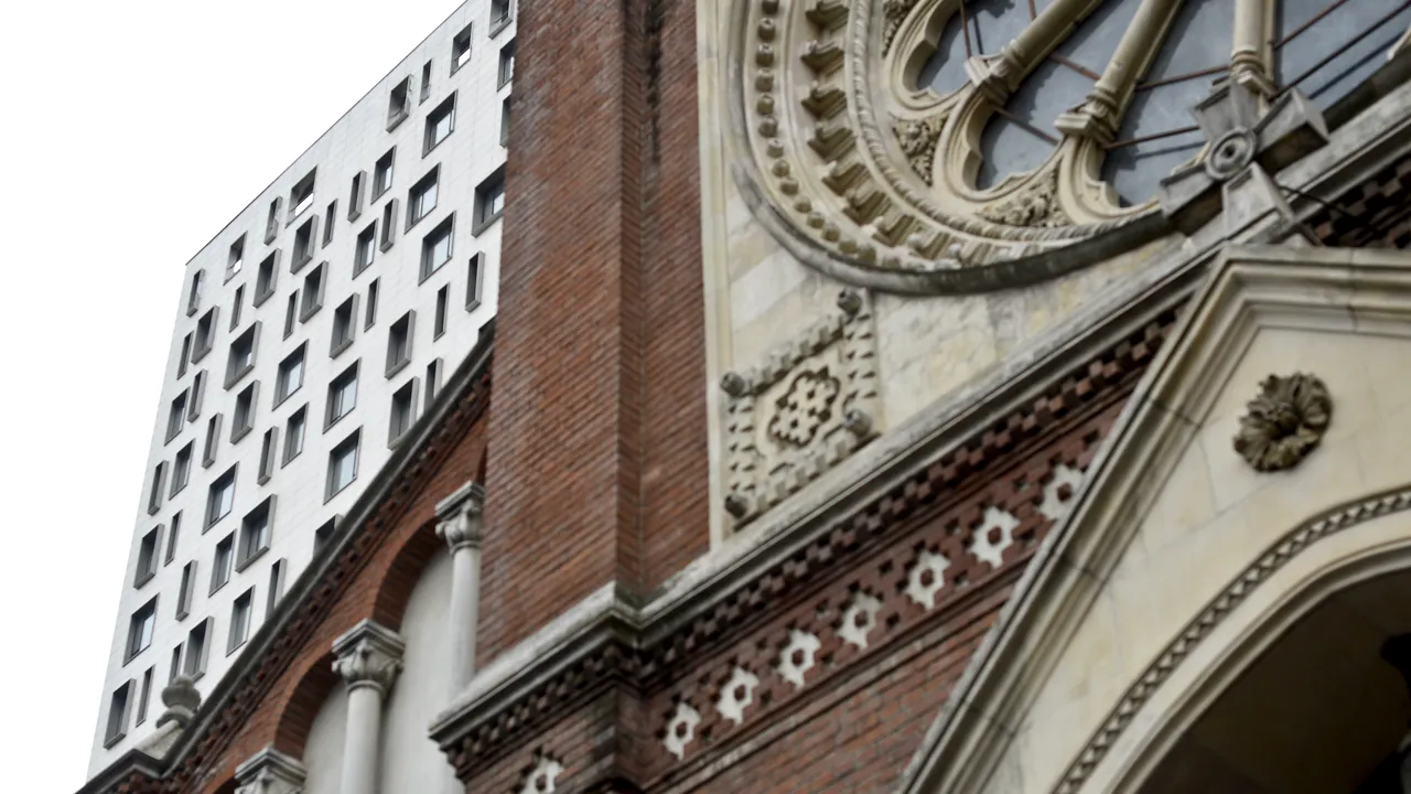 Arhiepiscopia Catolică: Cathedral Plaza nu poate intra în legalitate. Primarul să emită actul 