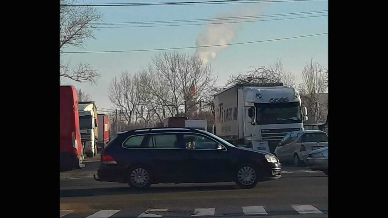 Aer irespirabil în Slatina. Oamenii se plâng că miroase a amoniac: „Avem copii mici, e îngrozitor”. VIDEO