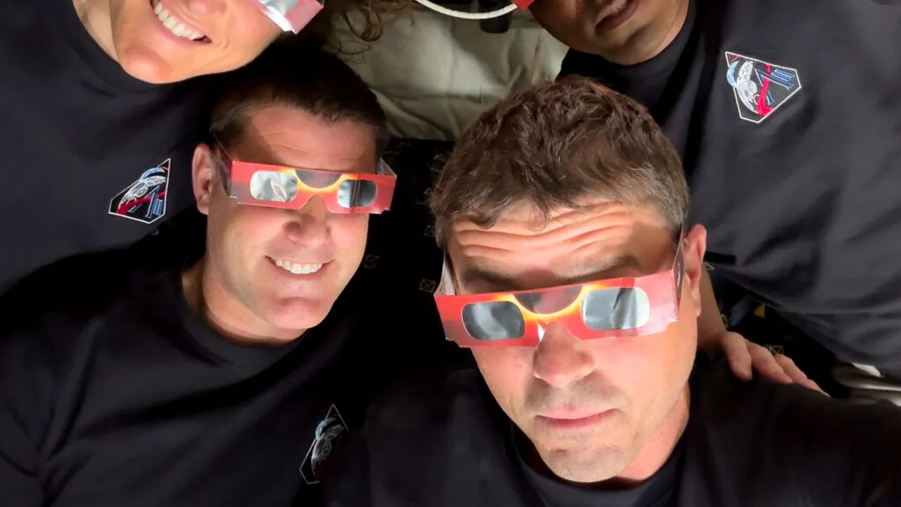 Dezvăluirile echipajului Artemis II făcute direct din spațiu. Astronauții au organizat o conferință de presă