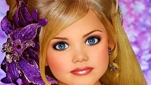 ABERAŢIILE concursurilor de frumuseţe pentru copii: Modelele de 5 ani cu dinţi falşi, extensii şi botox | GALERIE FOTO 