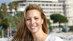 Actriţa Lisa Kudrow, somată să plătească fostului ei manager daune de 1,6 milioane de dolari