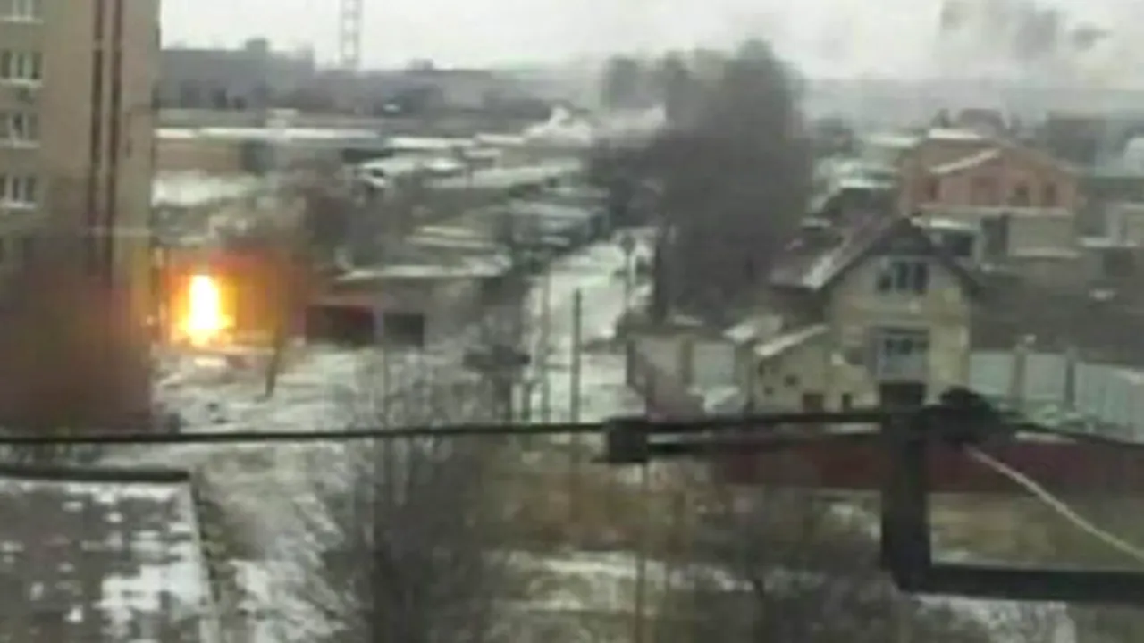 Ucraina: O femeie suspină şi plânge în timp ce filmează un atac cu rachete de la geamul locuinţei, în Kramatorsk - IMAGINI cu impact emoţional