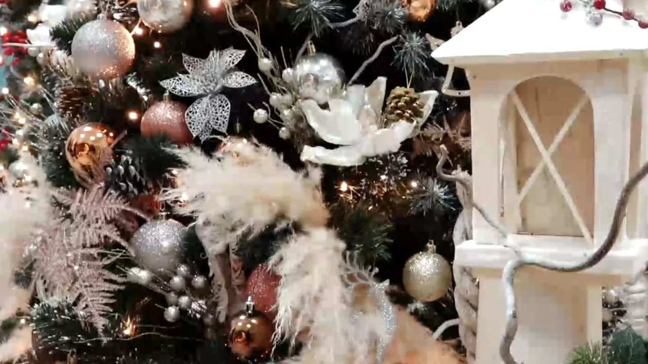 Cauţi să îţi impresionezi prietenii de Crăciun? Află cât costă să îţi împodobească casa un decorator profesionist