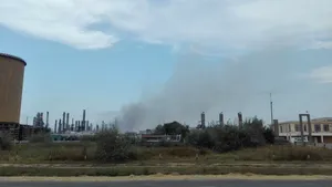 EXPLOZIE la Rafinăria Petromidia din Năvodari. Patru oameni au fost răniţi şi au fost transportaţi în Capitală cu elicopterele - VIDEO