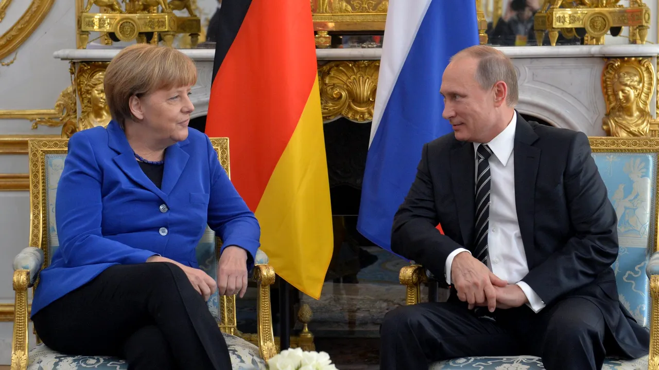 Angela Merkel: Sancţiunile UE împotriva Rusiei pot fi ridicate abia după implementarea Acordului de la Minsk