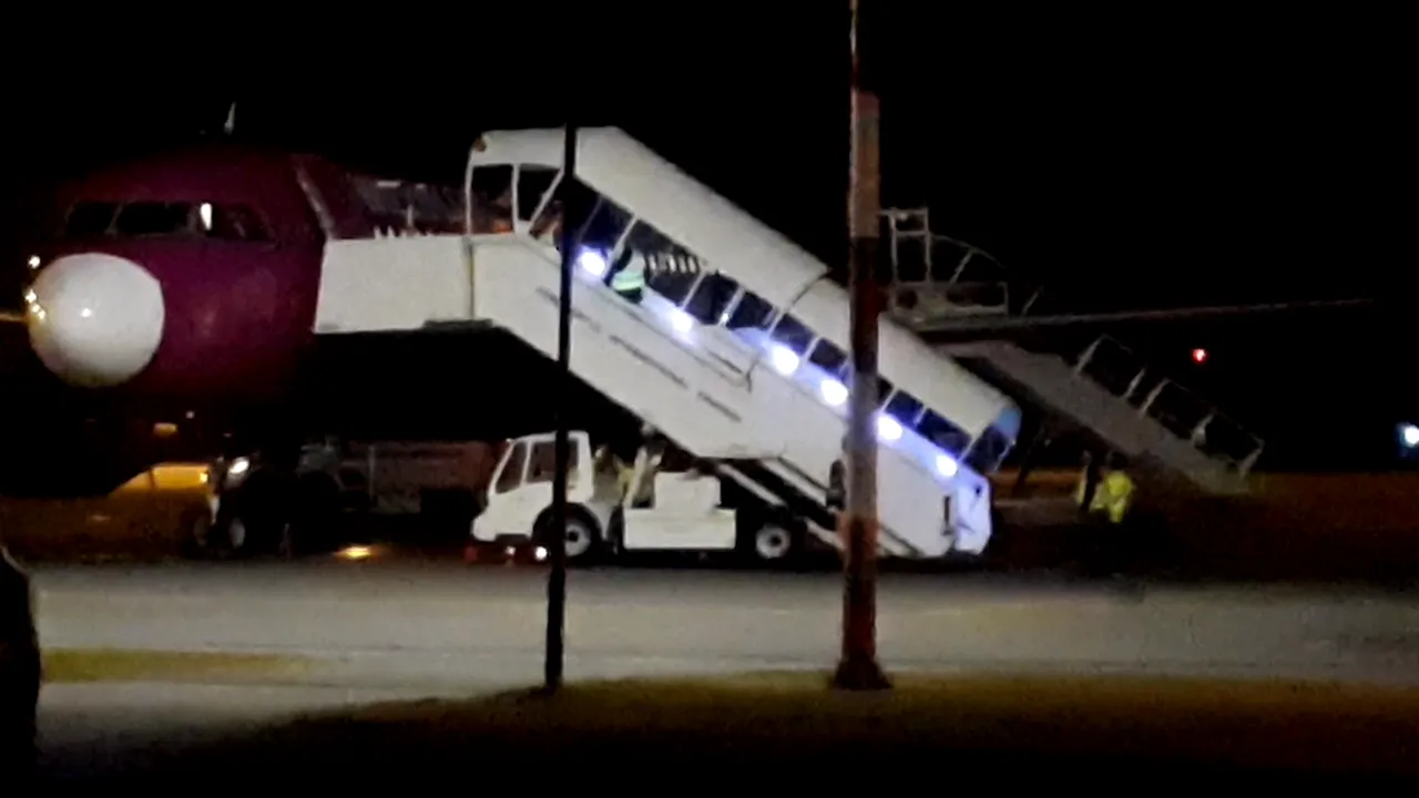 Alertă la Sibiu, după ce un avion cu 90 de persoane din zona roşie a aterizat pe aeroport