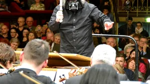 Dirijorul Horia Andreescu a intrat în pielea personajului Darth Vader, pe scena Ateneului Român 