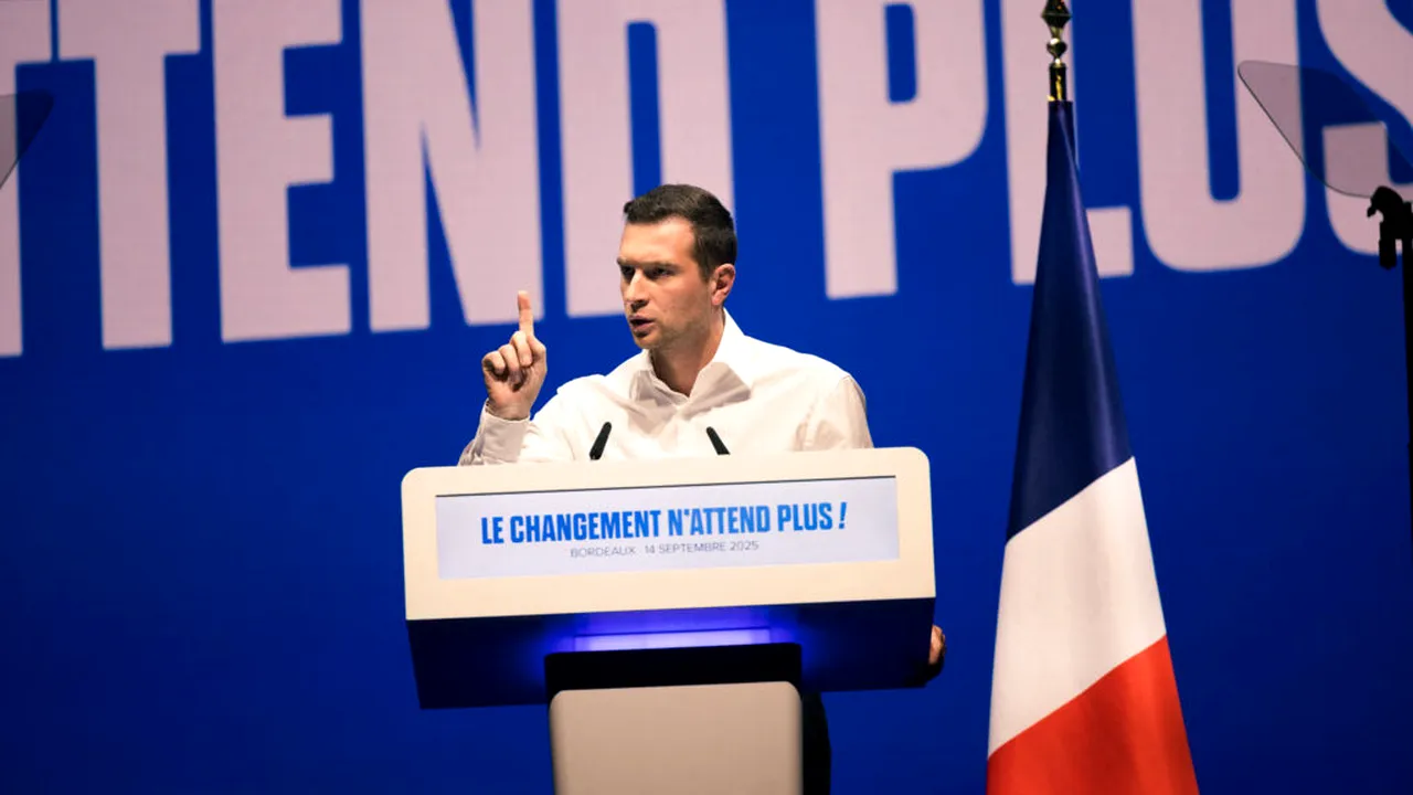 Premierul Franței a demisionat după o lună! Criză majoră în Franța. Opoziția îi cere lui Macron să dizolve Parlamentul