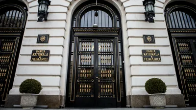 ECONOMIC BNR: Depozitele în lei ale populației au scăzut în august. Economiile în valută au continuat să crească