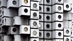 HOTELUL CAPSULELOR sau viitorul care nu a avut loc: Cum arată locuinţele care ar fi trebuit să înceapă o nouă eră în Japonia - FOTO