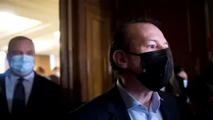 Contre în PNL. Cîţu critică relaxarea restricţiilor operată de guvernul Ciucă