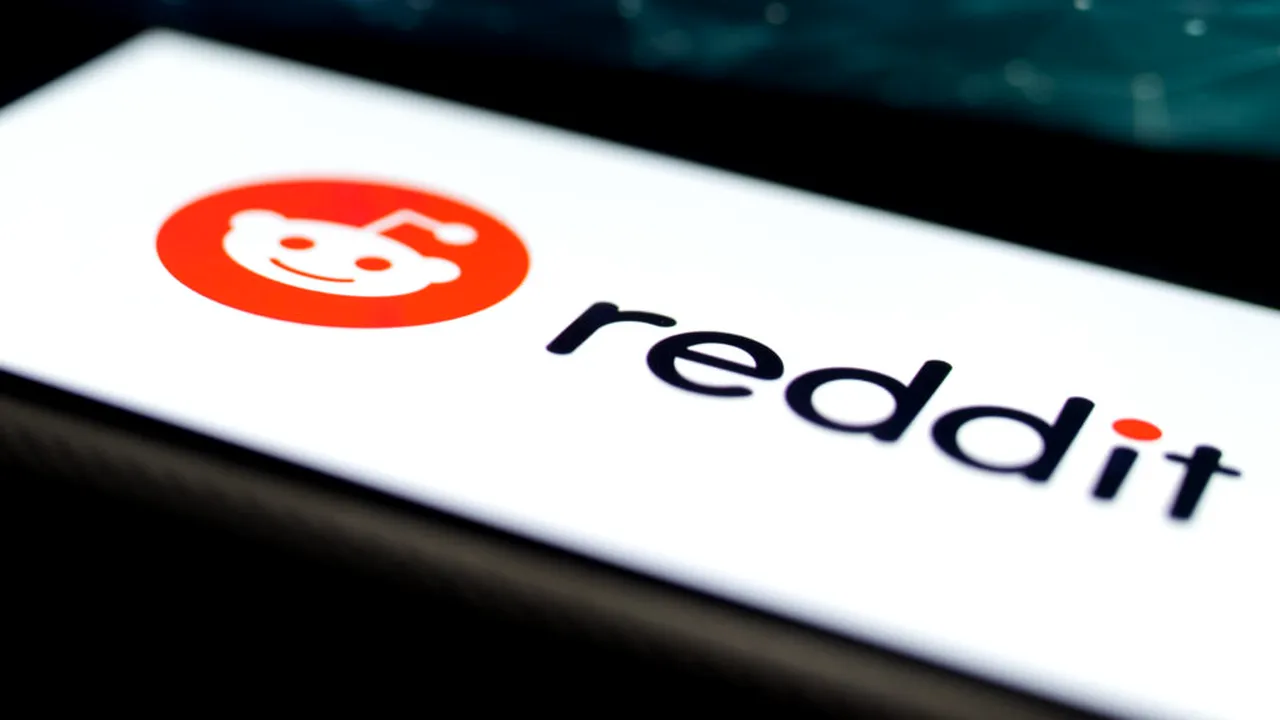 Reddit dă în judecată Perplexity pentru extragerea de date în scopul antrenării inteligenței artificiale