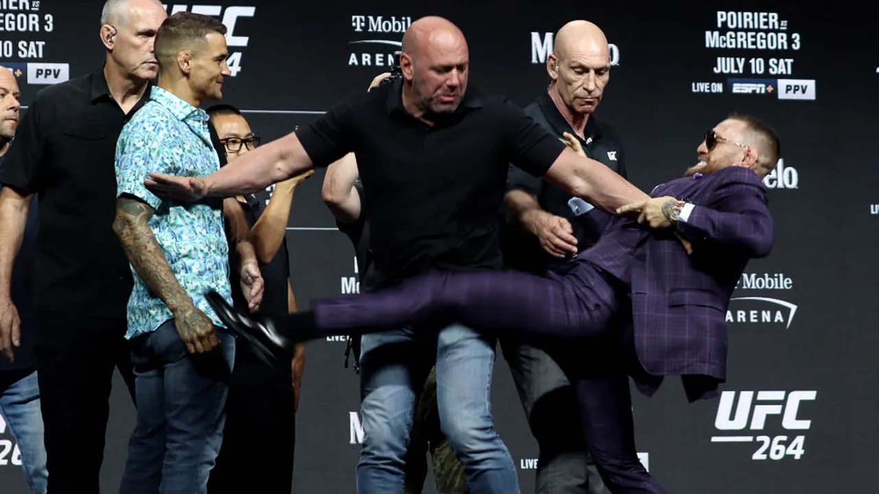 Conor McGregor - Dustin Poirier, episodul 3. Irlandezul şi-a făcut numărul: ”Te voi plimba ca pe un câine”!