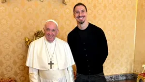 Ibrahimovic s-a întâlnit cu Papa şi l-a întrebat direct: „Sfinţia Voastră, vă place AC Milan?”. Ce cadou i-a făcut

