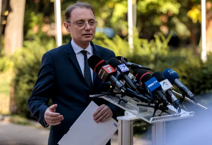 POLITIC Luca Niculescu negociază și cu grupul parlamentar al lui Victor Ponta, dar și cu „grupul suveranist” PACE – Întâi România