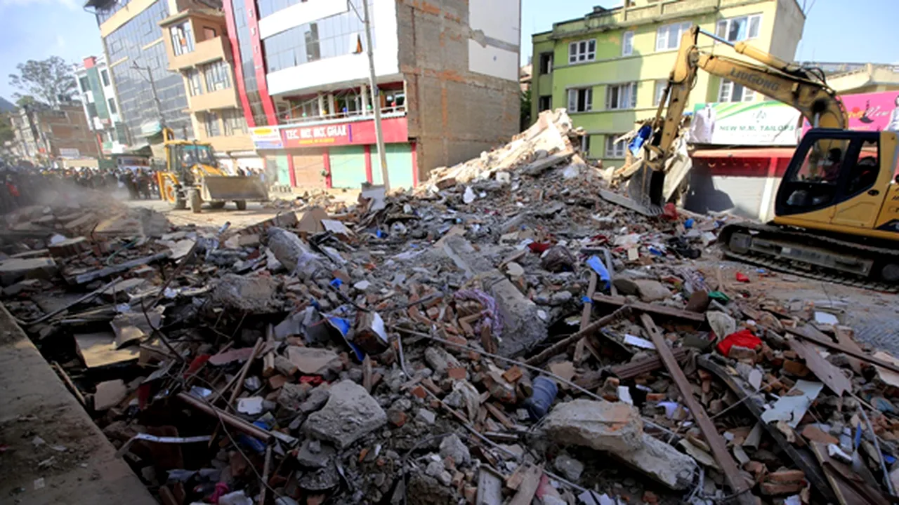 ANALIZĂ: Echipe de intervenţie caută în condiţii dure victimele seismului din Afganistan şi Pakistan