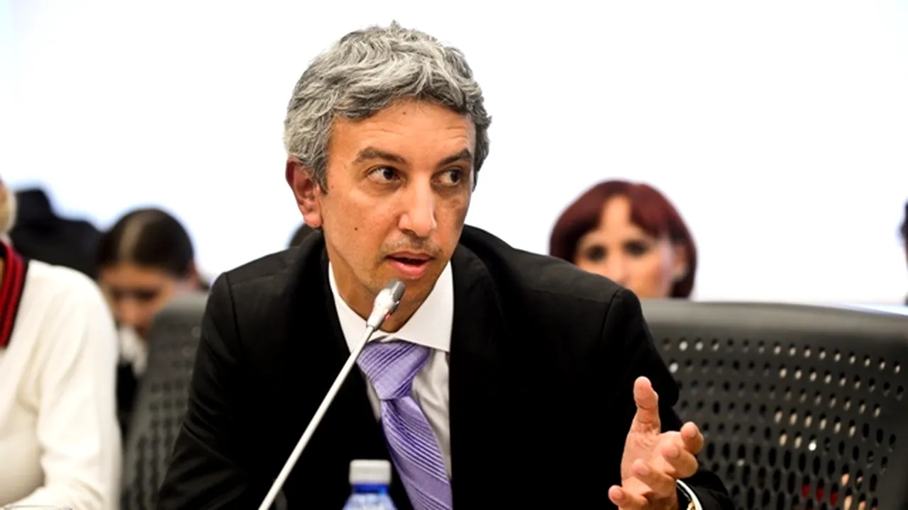 Ministerul Transporturilor: Dan Diaconescu nu va putea participa la privatizarea CFR Marfă decât asociat cu firme sau fonduri