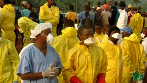 Avertisment al specialiştilor: Epidemia de Ebola din Congo se extinde şi nu poate fi ţinută sub control