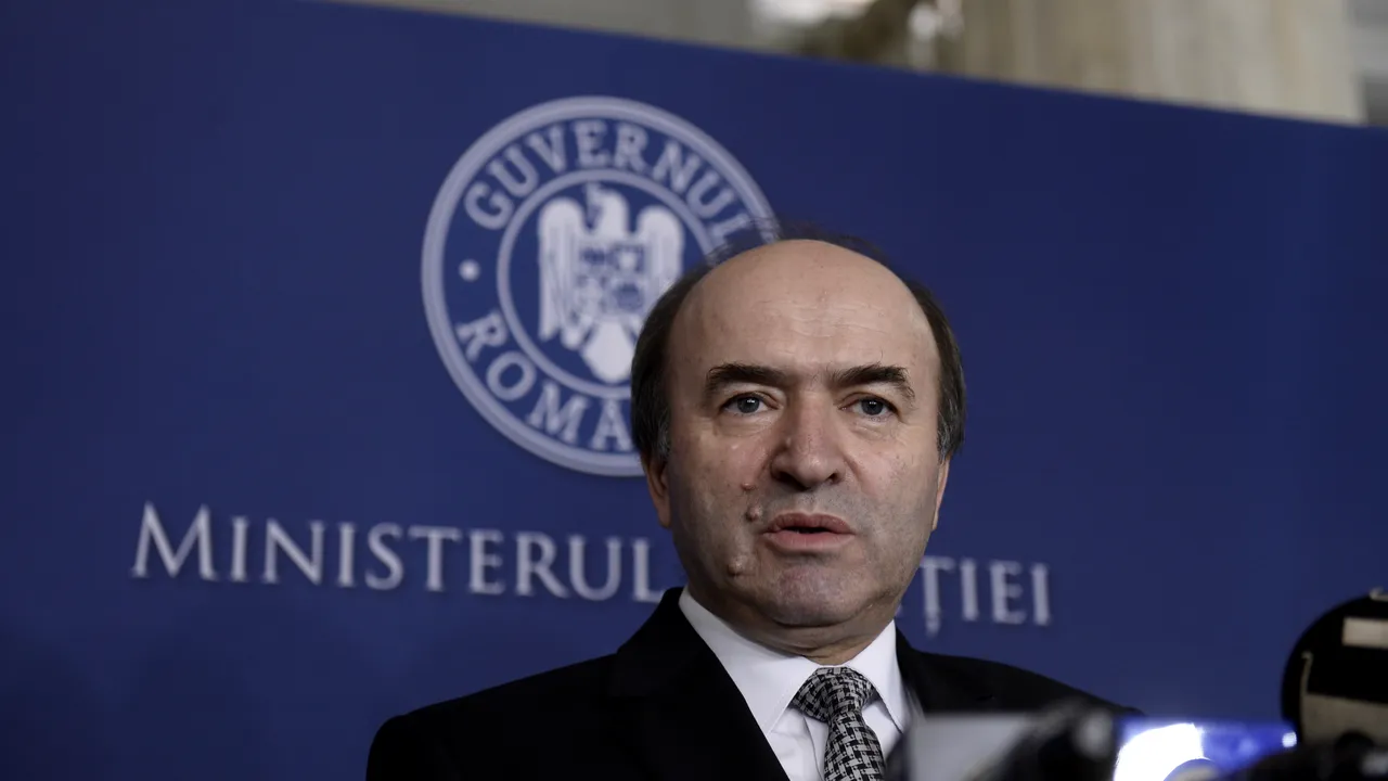 Toader: Magistraţii pot protesta în calitate de cetăţeni. Mă voi documenta dacă au încălcat legea/ Ce opinie a exprimat procurorul general Augustin Lazăr despre protestele magistraţilor / Reacţia lui Iordache