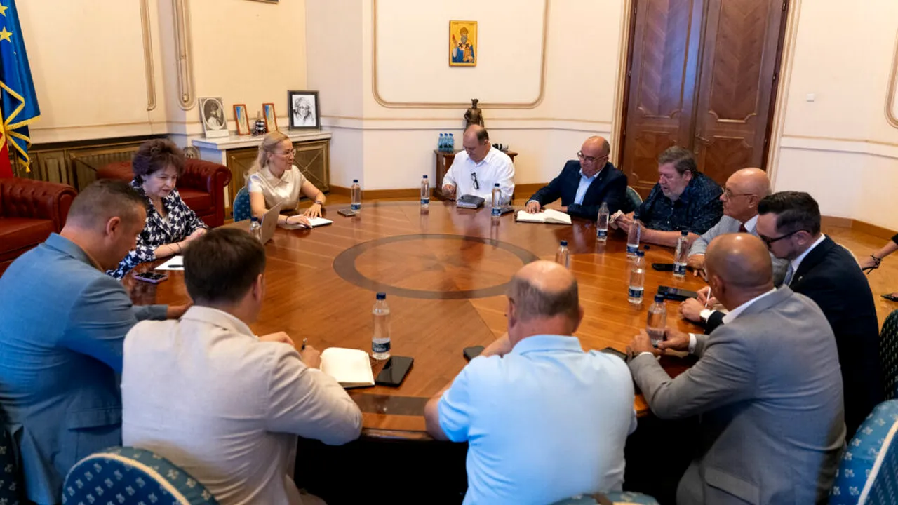 AUR încheie un acord de consultare și dialog cu principalele confederații sindicale pentru corectarea Legii salarizării unitare