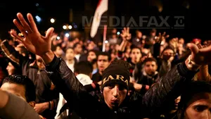 Protest dispersat cu gaze lacrimogene şi tunuri de apă la Cairo, după verdictul în cazul lui Mubarak