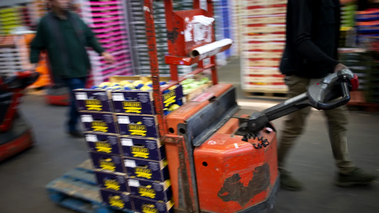 Cifra de afaceri din comerţul cu amănuntul a crescut în martie cu 5% faţă de luna precedentă