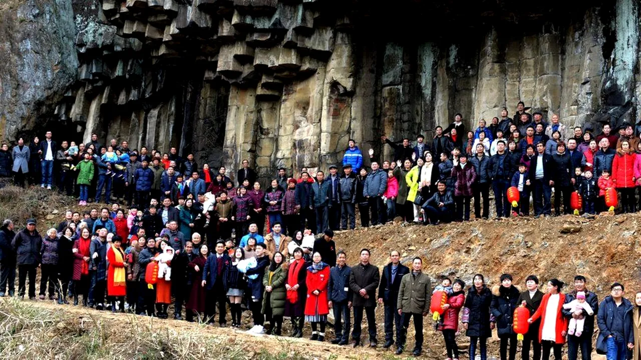 FOTO Cum arată familia cu peste 2.000 de descendenţi 