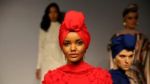 Publicaţia Sports Illustrated va avea în premieră pe copertă un model musulman îmbrăcat în burkini - FOTO