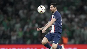Lionel Messi îl depăşeşte pe Cristiano Ronaldo stabilind un nou record