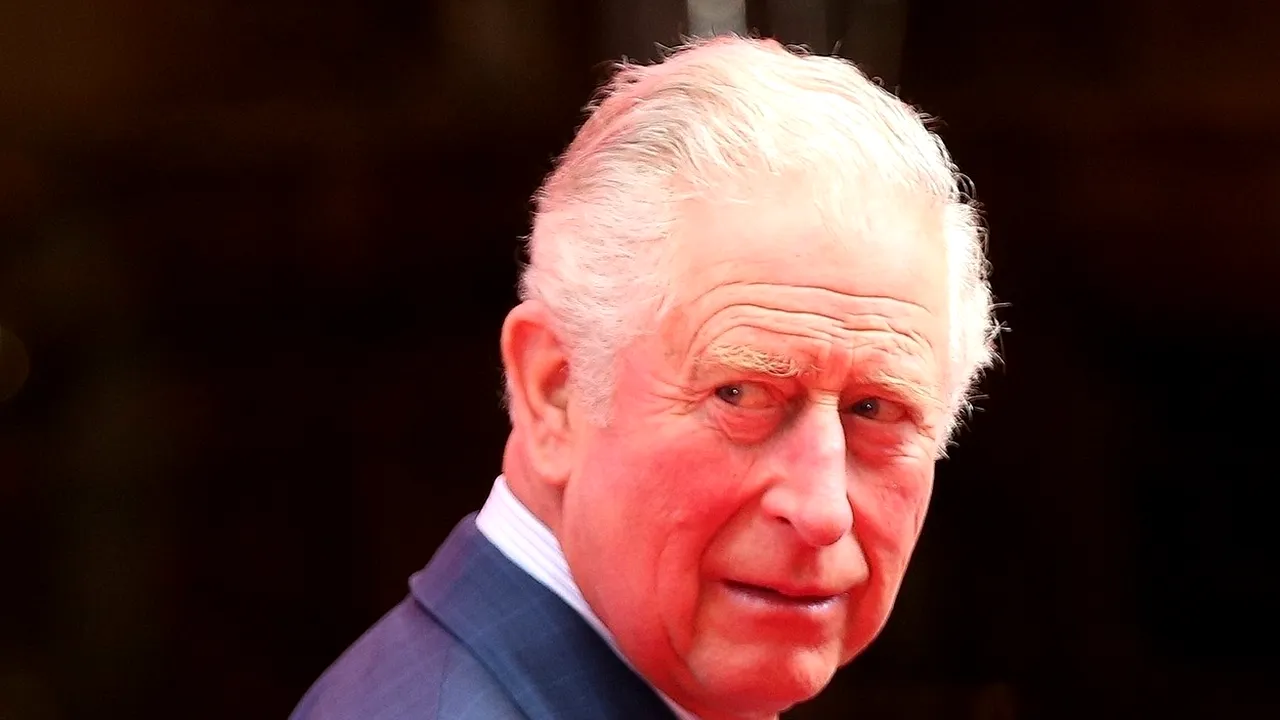 Vizita regelui Charles al III-lea în Franţa a fost amânată