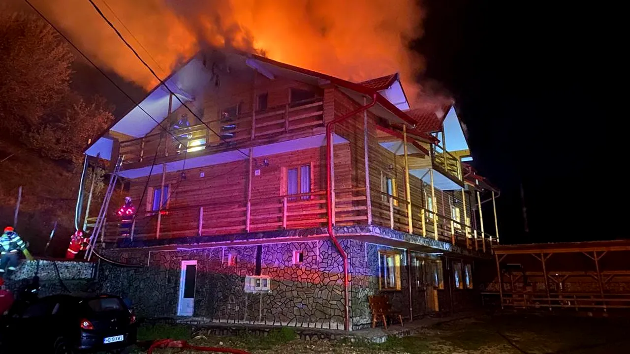 Incendiu într-o cabană dintr-o localitate din judeţul Hunedoara