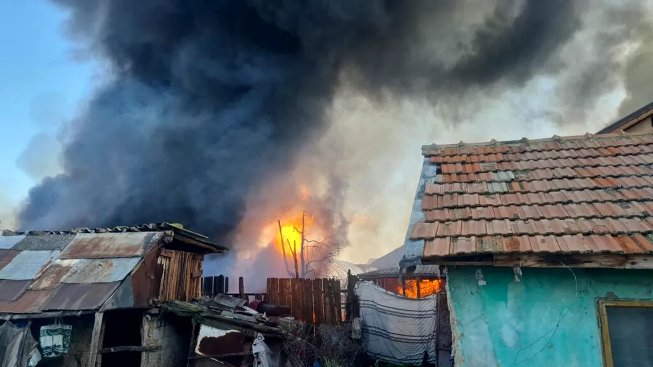 Dolj: Incendiul la buteliile GPL a pornit de la scânteie electrică