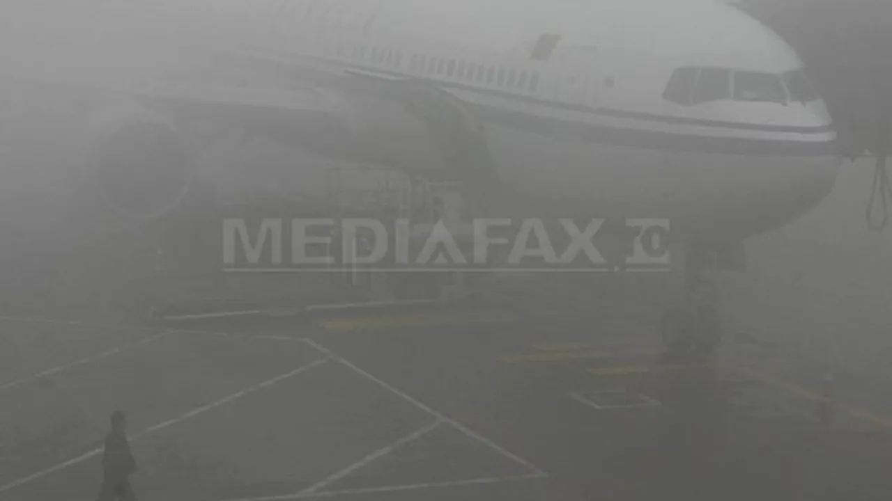 Unsprezece curse aeriene, anulate din cauza ceţii dense de pe Aeroportul Internaţional Cluj-Napoca