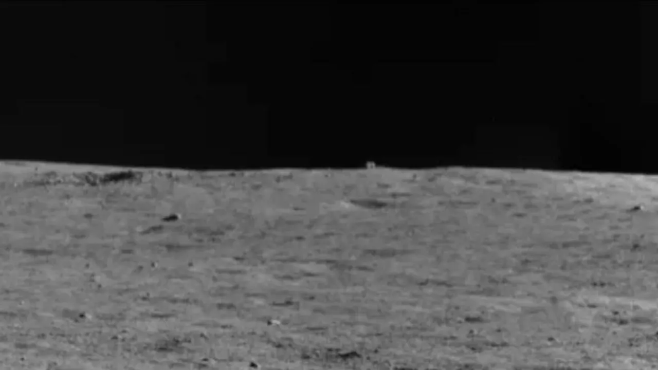  O ”cabană misterioasă” a fost descoperită pe Lună. Roverul Yutu 2 al Chinei se va apropia de obiect 