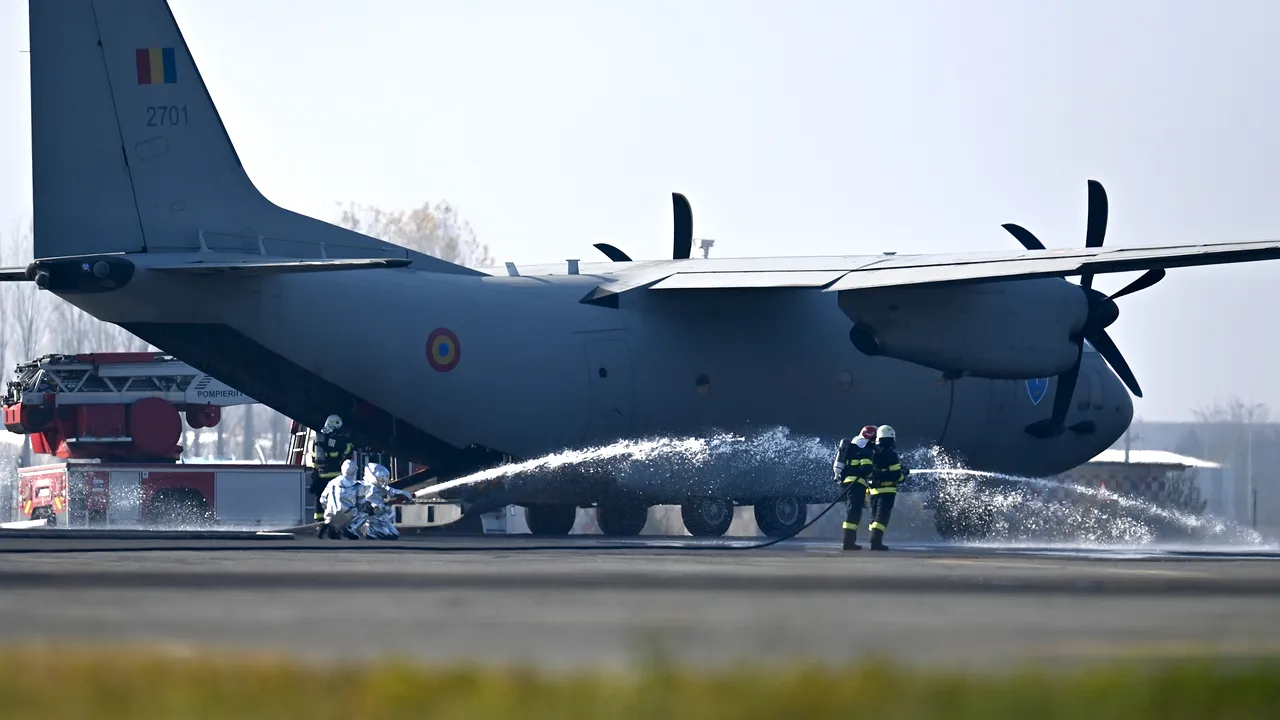 Două aeronave C-27J Spartan trimise în Caraş-Severin, în luptă cu flăcările
