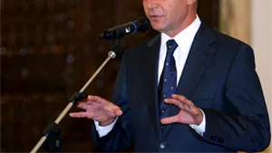 Băsescu: Decenţa l-ar obliga pe Olteanu să demisioneze, pentru că a spus minciuni