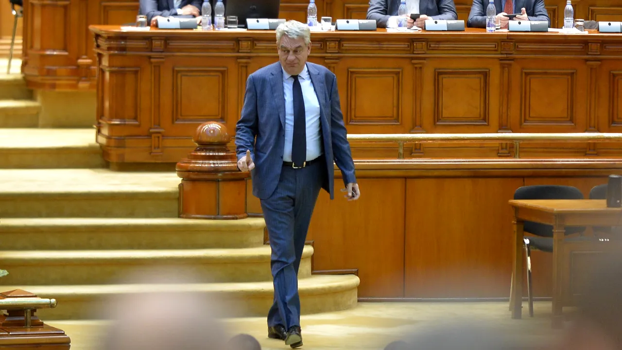 Tudose, despre guvernanţi, pe tema vaccinării: „Îs nebuni, pur şi simplu”