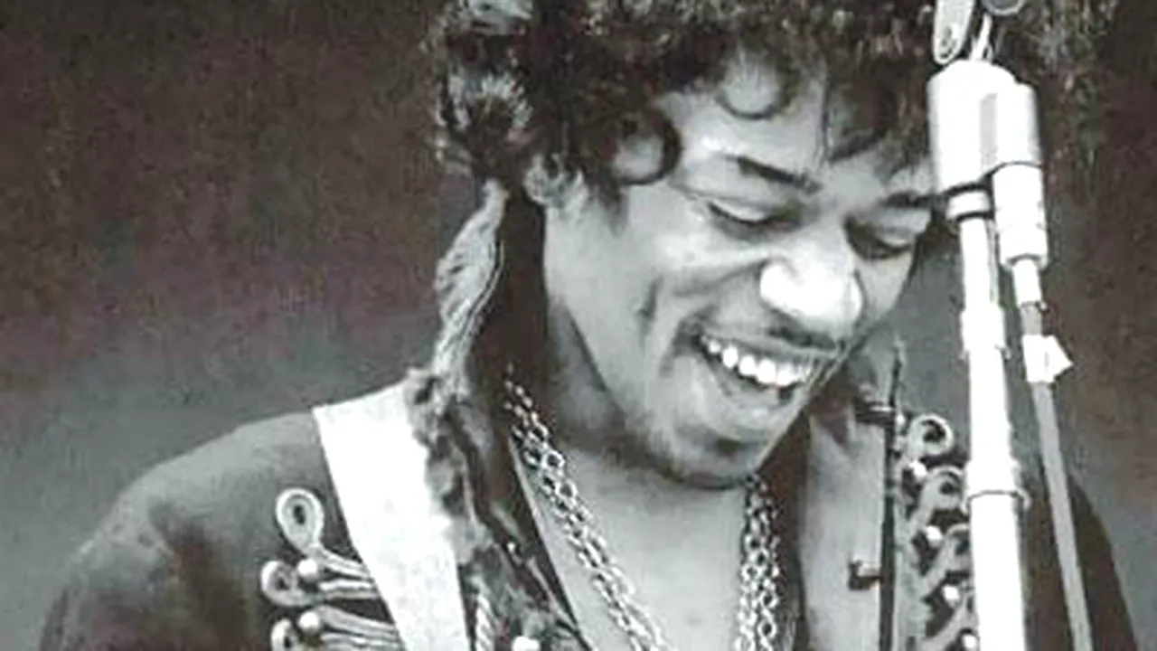 Una dintre chitarele lui Jimi Hendrix, scoasă la licitaţie (Galerie Video)
