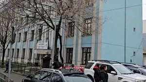Peste 200 de elevi și profesori, evacuați dintr-un liceu din Slatina din cauza mirosului de gaz