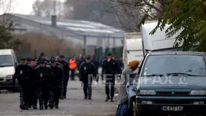 Una dintre cele mai mari tabere de romi din Franţa a fost evacuată - FOTO